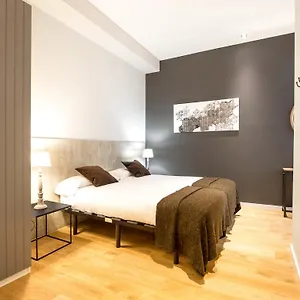 Rent Top Rambla Catalunya Барселона